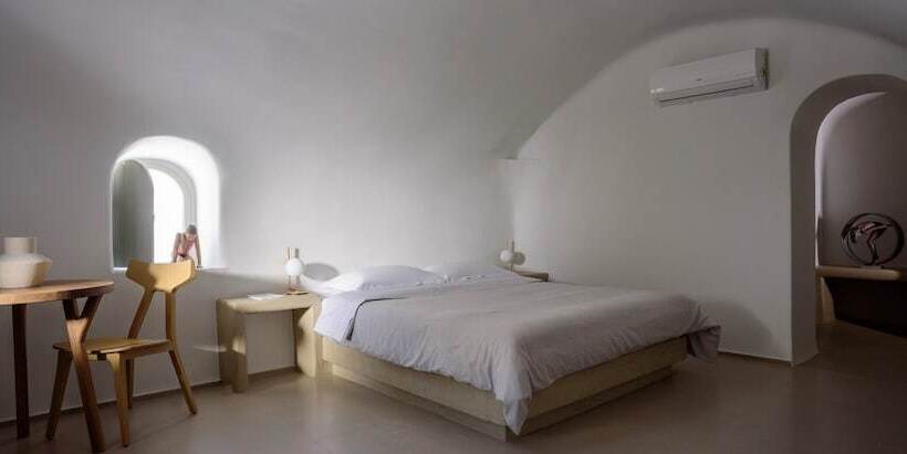 تختخواب و صبحانه Oia Treasures Art Suites