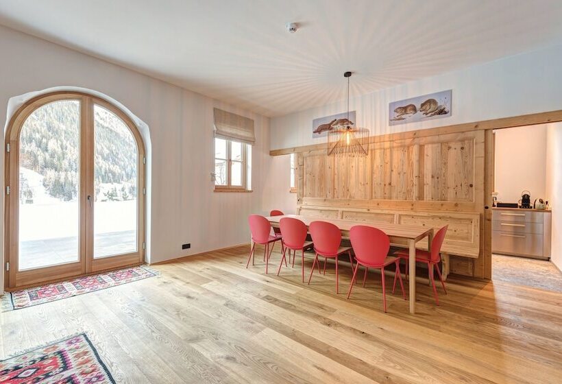 Chalet Silver Fox