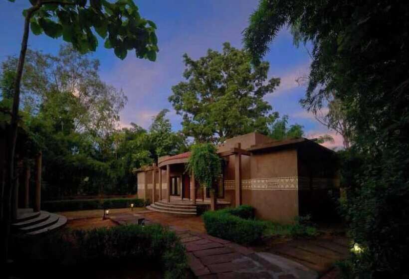 فندق Aranyak Resort Bandhavgarh