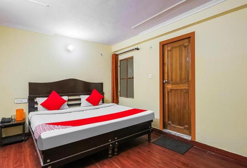 Отель Collection O Chand Regency