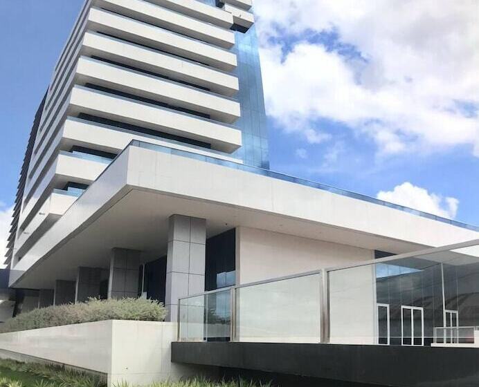 בית מלון כפרי Kariris Blue Tower