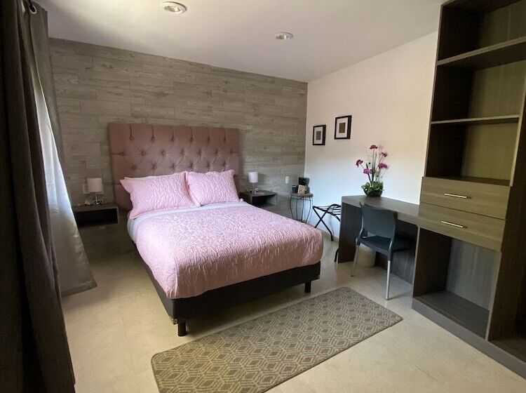 فندق Mesón Santa Rosa