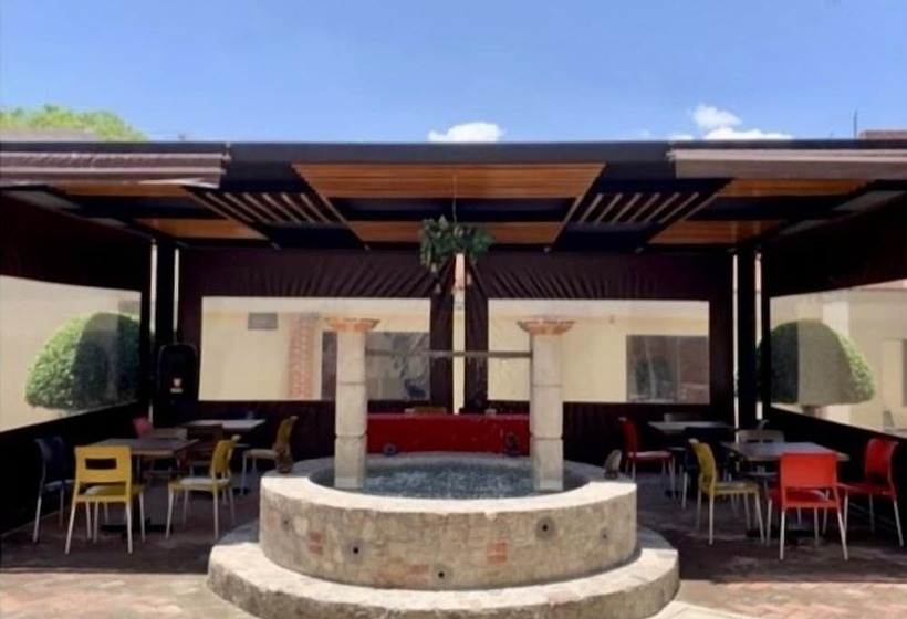 فندق Mesón Santa Rosa