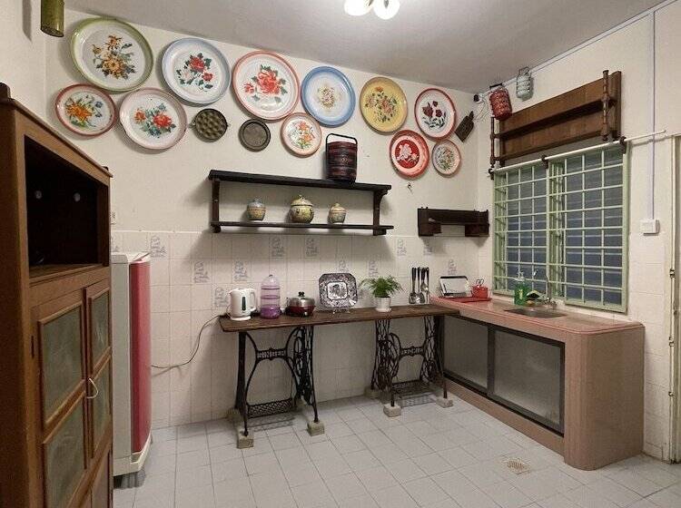 پانسیون Baba & Charlie Homestay