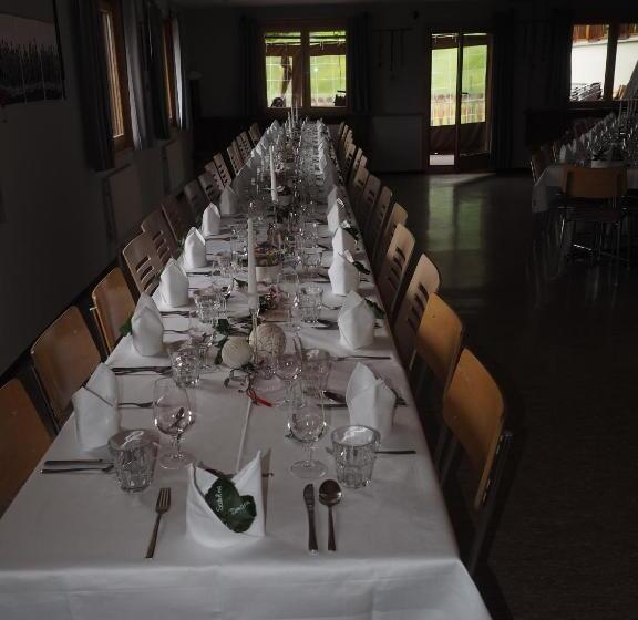 ユースホステル Tgantieni Sot   Haus Mit Herz