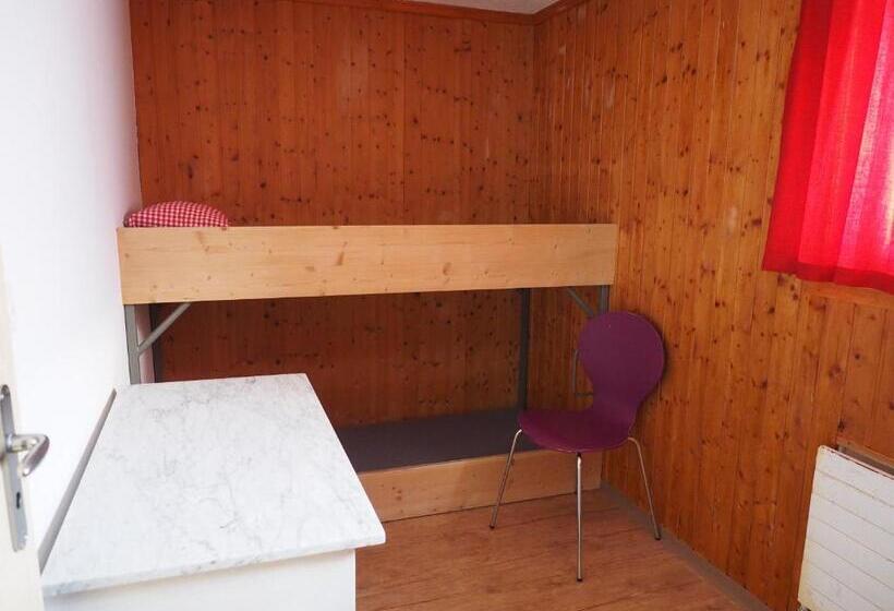 ユースホステル Tgantieni Sot   Haus Mit Herz