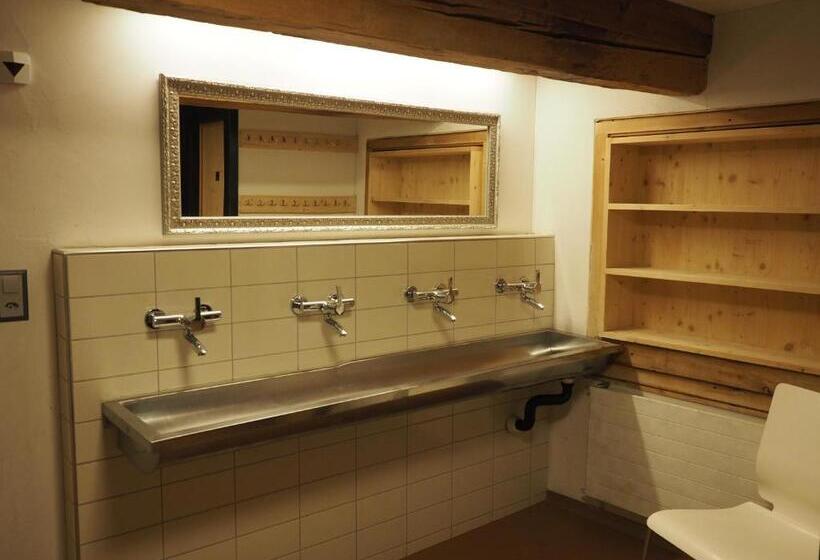 ユースホステル Tgantieni Sot   Haus Mit Herz