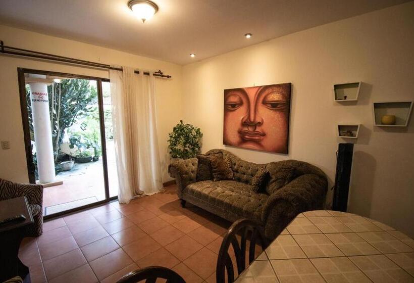 Anona Guesthouse