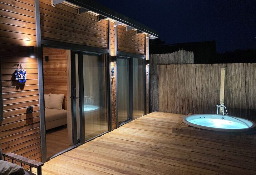 住宿加早餐  Baraqa Hoolbox Tiny House