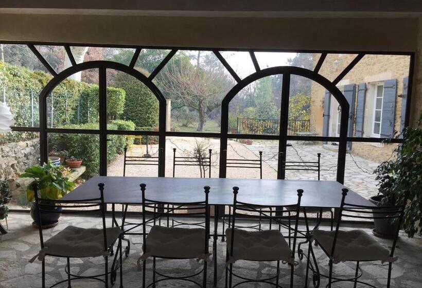 住宿加早餐  La Jourdane