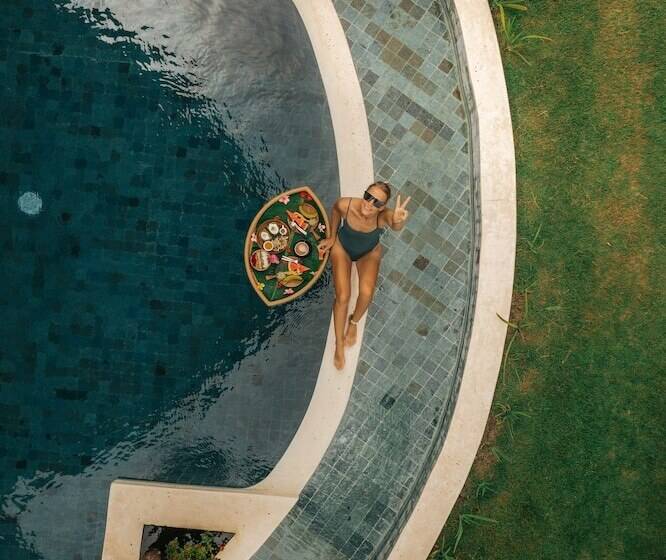 تختخواب و صبحانه Villa Tokay   Luxury Private Villas