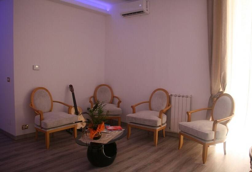 مسافرخانه Messina 41