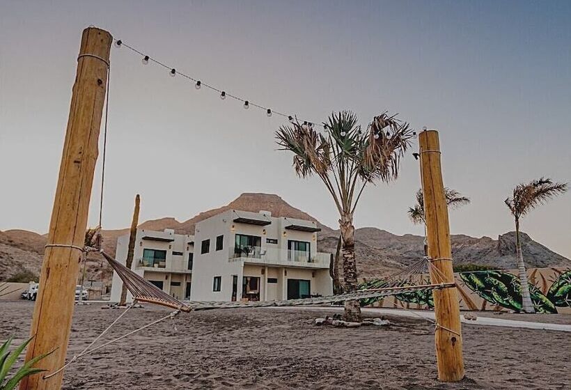 هتل Casa La Bastilla