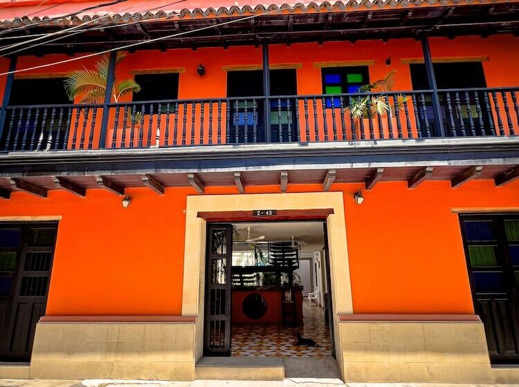 هتل The Orange House