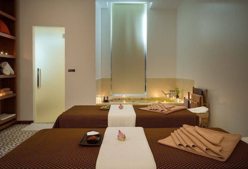 Отель Waka Villa Private Resort & Spa 16 + Adults Only