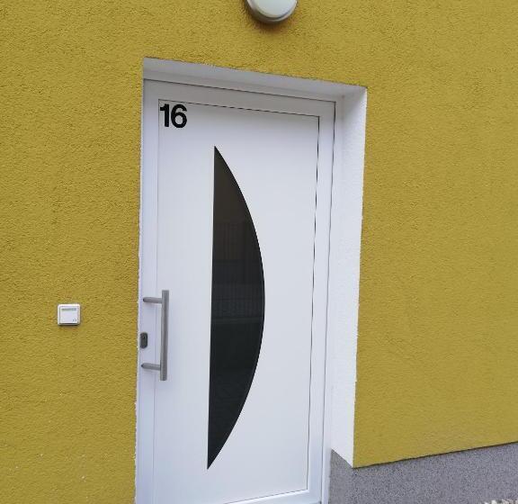 ペンション Apartmenthaus Mehrow