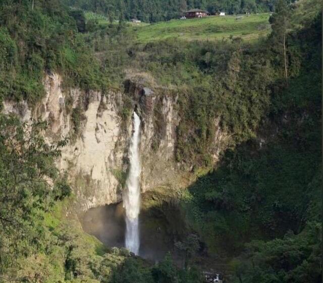 پانسیون La Laguna Hostal