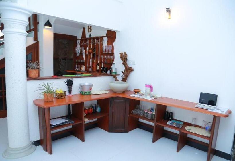 ベッドアンドブレックファースト All Day Ahangama