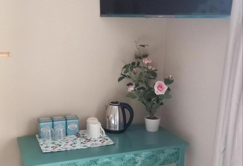 Bed and Breakfast The Secret Garden