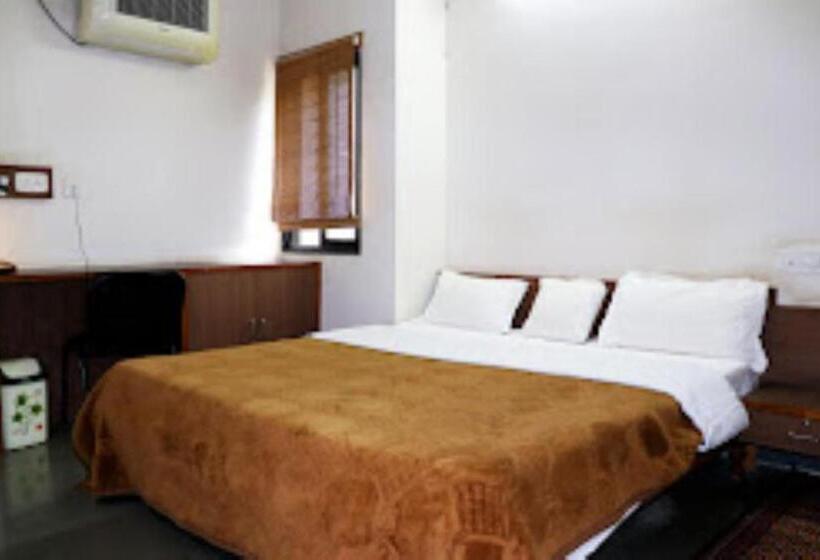Hotel Devarshi, Maheshwar