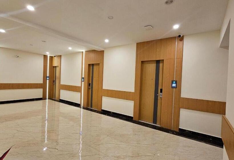 هتل Emerald Urban Comforts