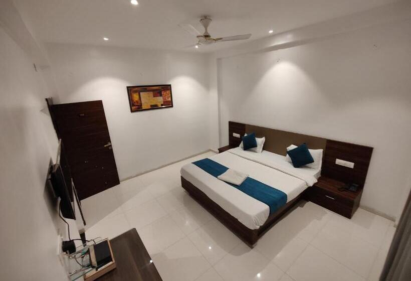 בית מלון כפרי Four Seasons Resort Ajanta