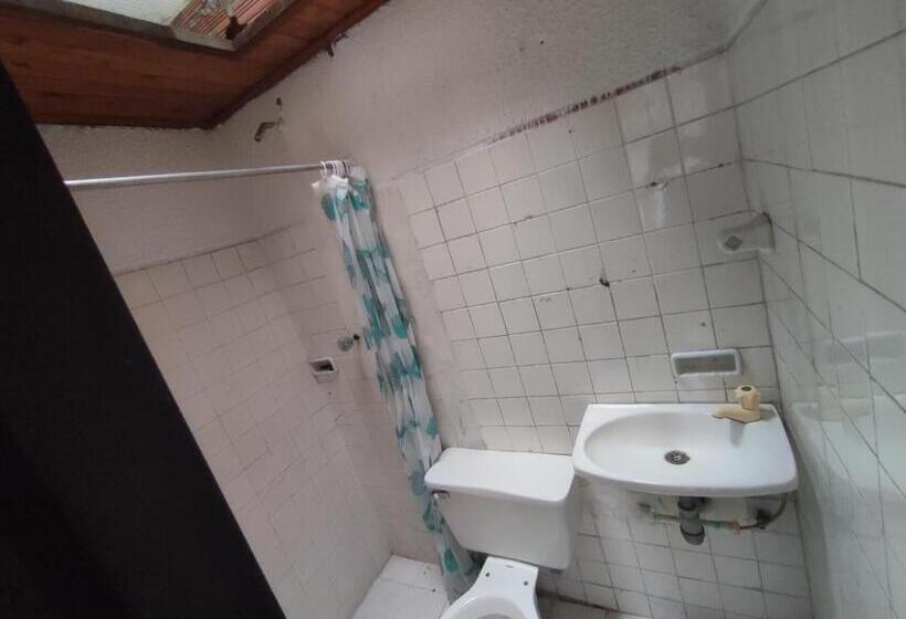 هتل Habitaciónes 2 Camas & Baño Privado