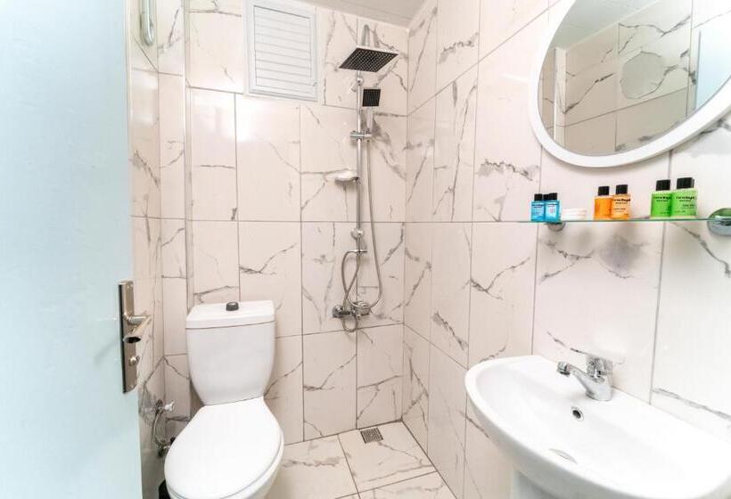 هتل Kemer Royal Beach