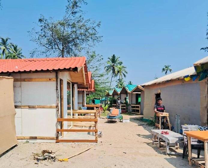 هتل Om Beach Cottages