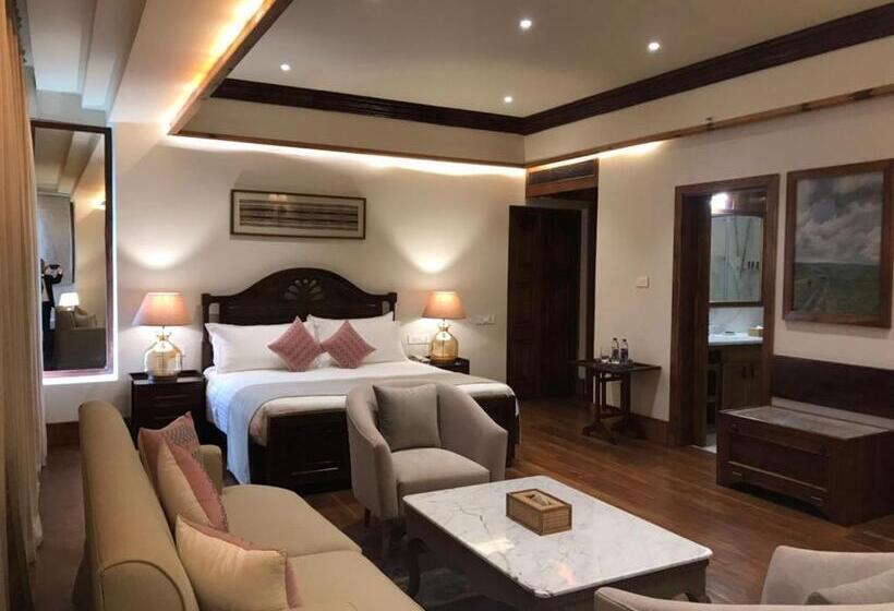 فندق The Shillong Address