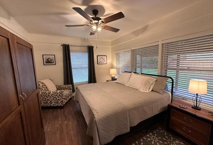 펜션 A Place On Pecan