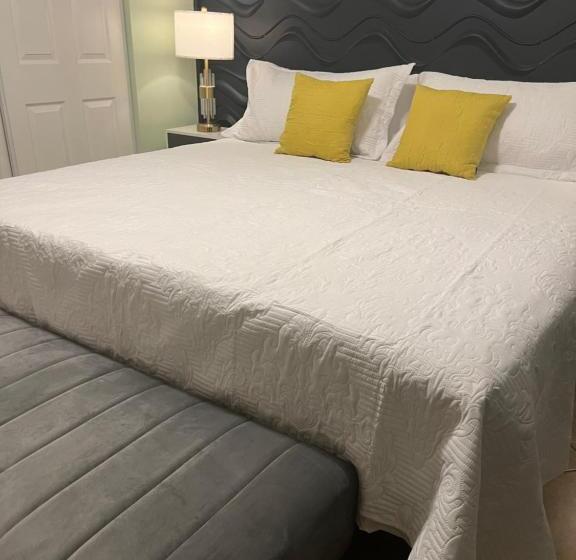 پانسیون Large Gay Men S 1 Bedroom W Gameroom Heated Pool Clothing Optional