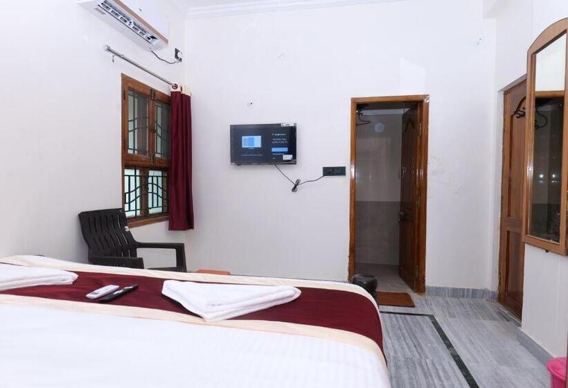 פנסיון Sris Guest House
