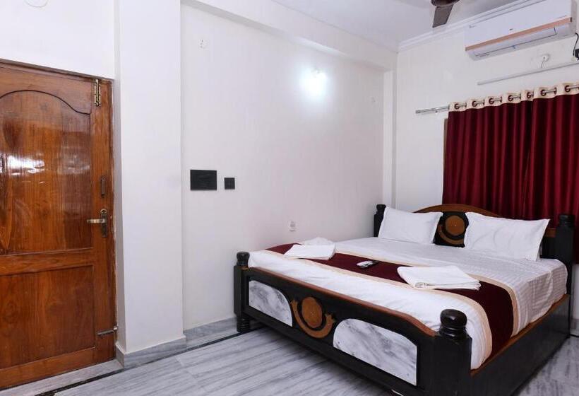 פנסיון Sris Guest House