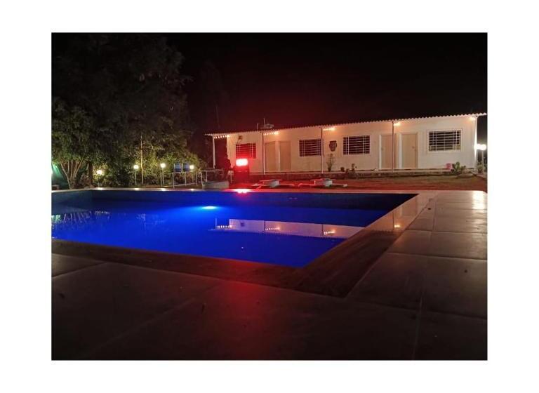 منتجع Hakuna Matata Poolside Camping Pawana