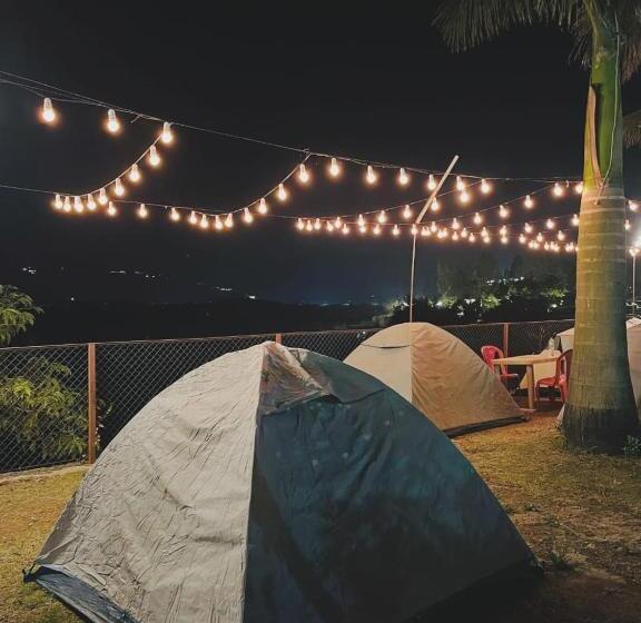 منتجع Hakuna Matata Poolside Camping Pawana