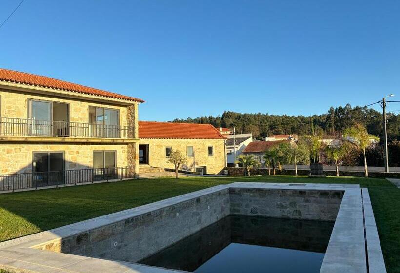 تختخواب و صبحانه Paços Do Douro, Chambre Privée Avec Piscine