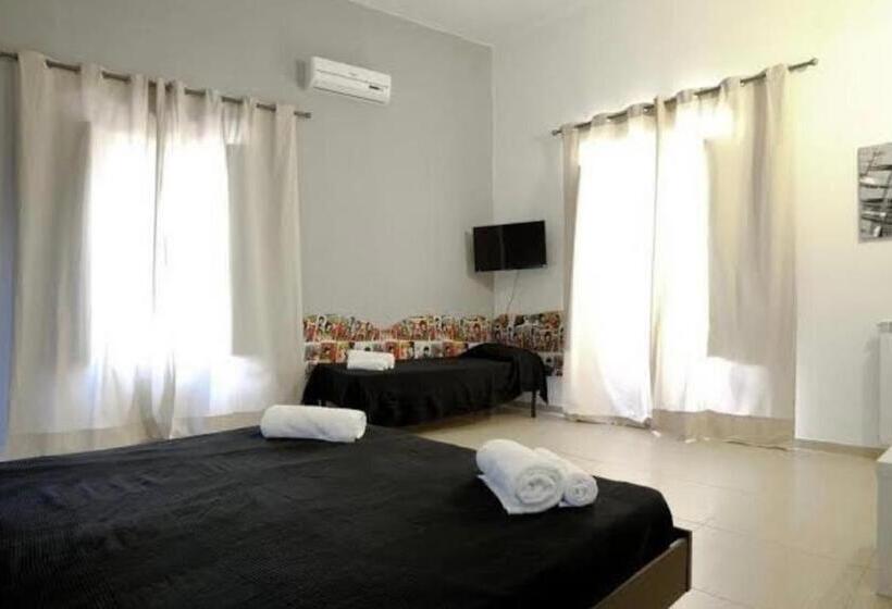 تختخواب و صبحانه Persefone Luxury Suite