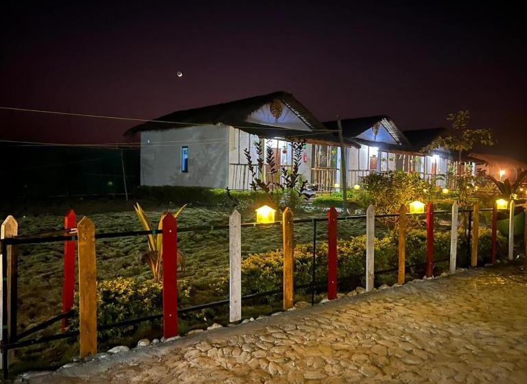 فندق Falcon Jungle Resort