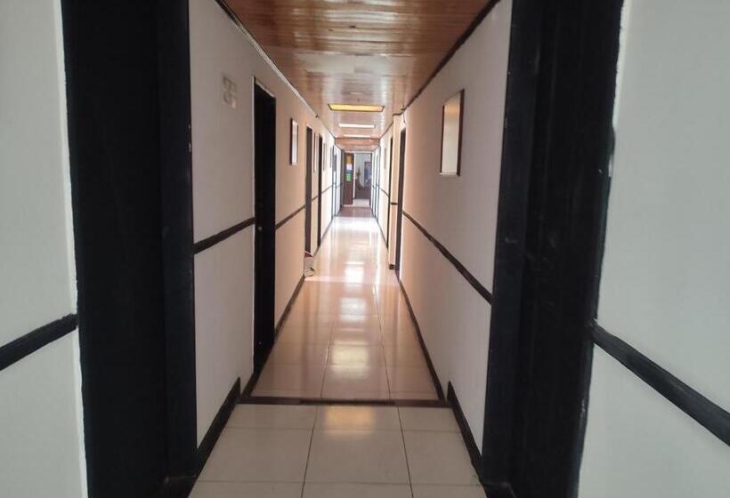 هتل Habitaciones Con 1 Cama Y Baño Privado