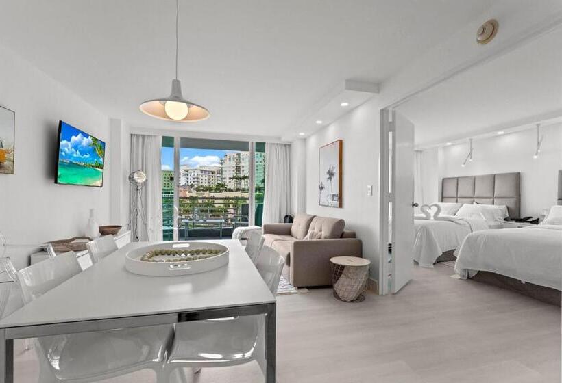 Luxury Condo Hotel With Full Kitchen, Located At 5 Mints Walk To The Beach