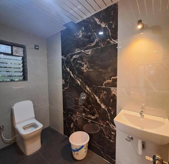 پانسیون Roshni Luxury