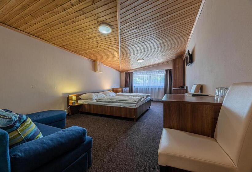 Grand Hotel Rooms