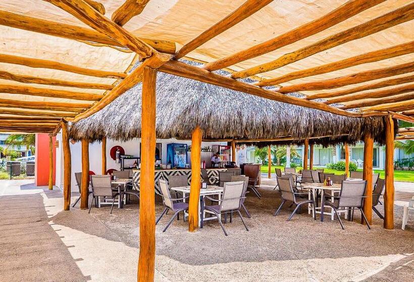 فندق Flamingos Beach 401