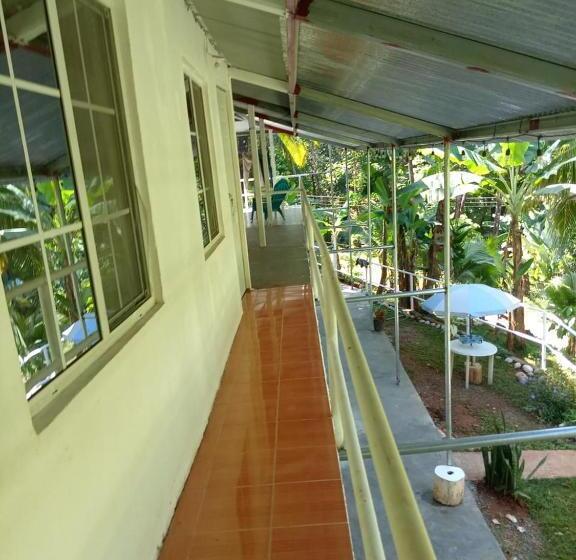 ホテル Hostal Ebenezer