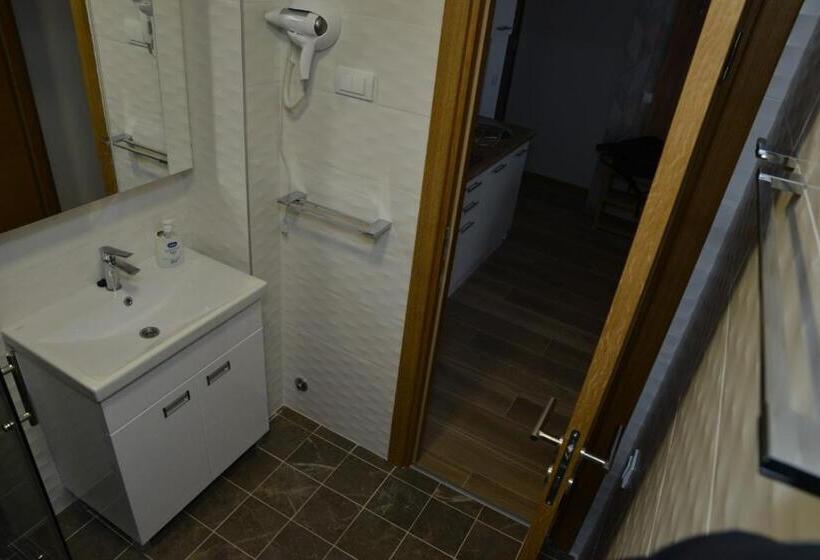 هتل Kraljevi Cardaci Cardak