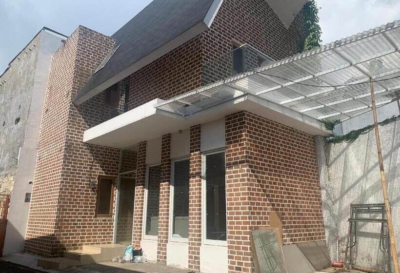 فندق Oyo 93404 Penginapan Fauziah Syariah
