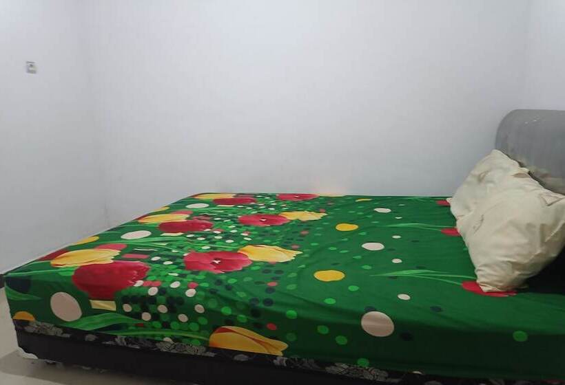 فندق Oyo 93408 Penginapan Annisya
