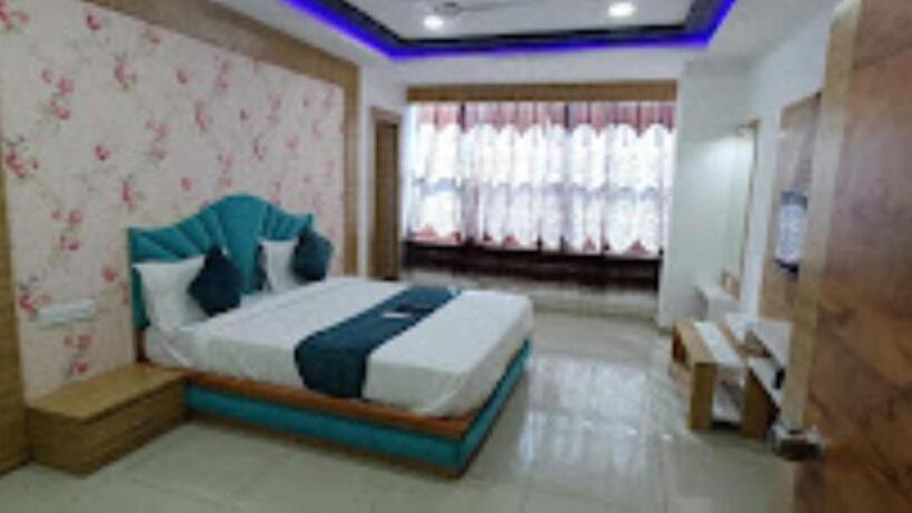 Отель Rudra Palace, Anand