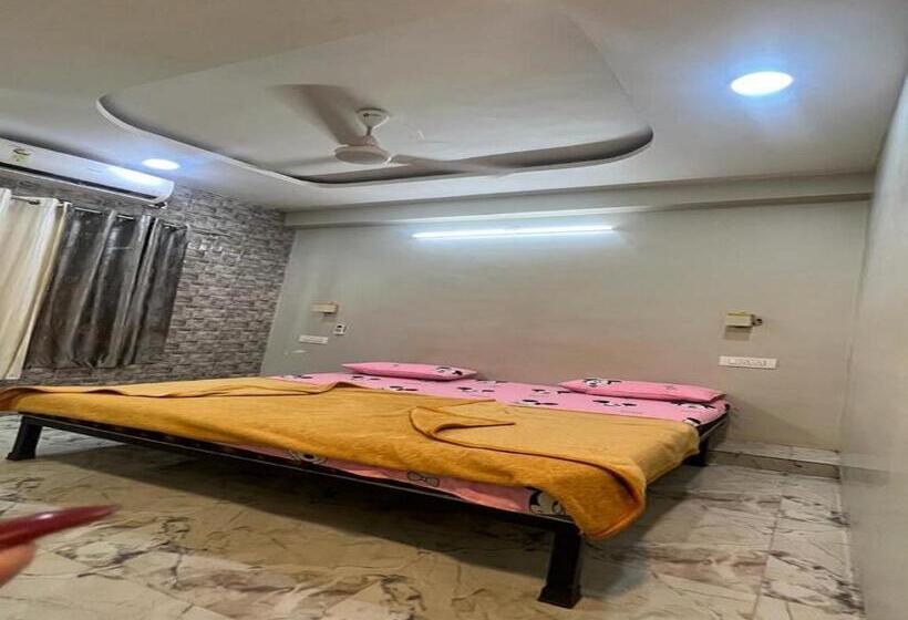 فندق The Hilltop Residency, Matheran